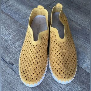 Ilse Jacobsen Mustard Slip-On Shoes size 39